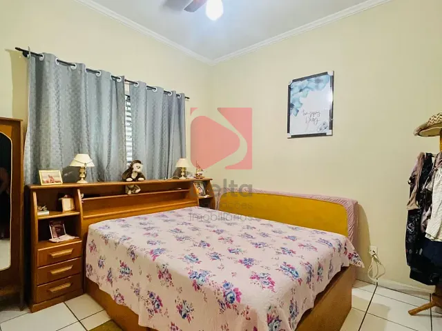 Casa 3 quartos e 2 banheiros, à venda, no bairro Jardim Veneza em Pirassununga