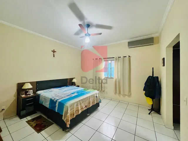 Casa 3 quartos e 2 banheiros, à venda, no bairro Jardim Veneza em Pirassununga