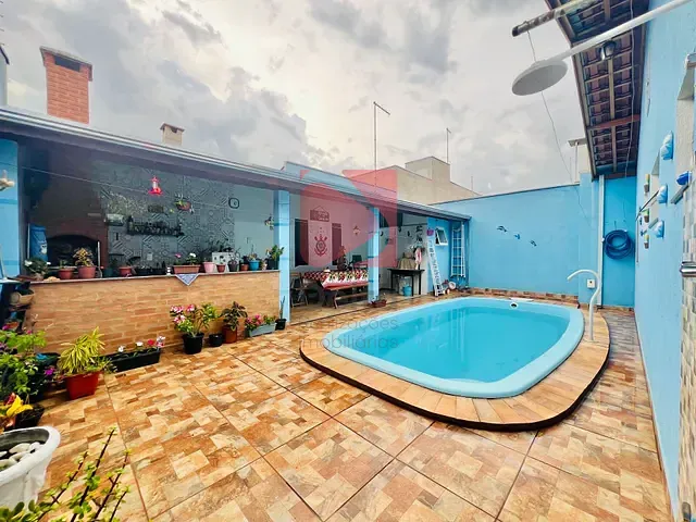 Casa 3 quartos e 2 banheiros, à venda, no bairro Jardim Veneza em Pirassununga