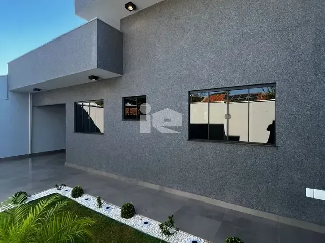 Casa com 180m² 3 quartos e 2 banheiros, à venda, no bairro Jardim Monte Carlo em Rolândia