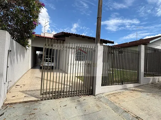 Casa com 354m² 4 quartos e 2 banheiros, à venda, no bairro Jardim Caviúna em Rolândia
