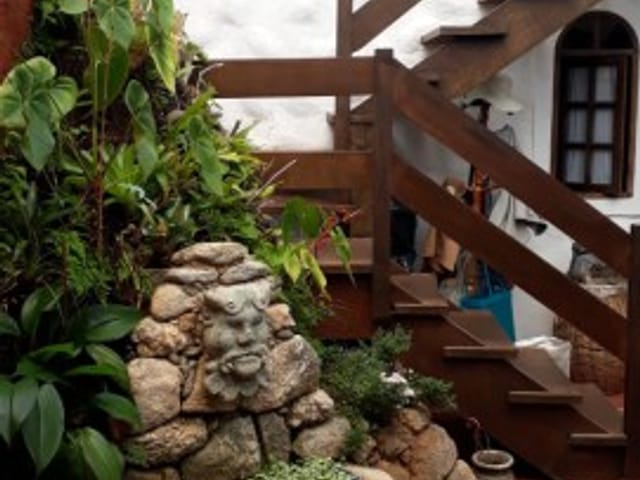 Casa com 1500m² 3 quartos e 2 banheiros, à venda, no bairro Independência em Petrópolis