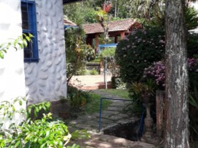 Casa com 1500m² 3 quartos e 2 banheiros, à venda, no bairro Independência em Petrópolis