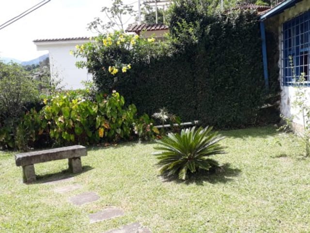 Casa com 1500m² 3 quartos e 2 banheiros, à venda, no bairro Independência em Petrópolis