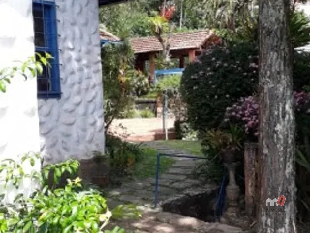Casa com 1500m² 3 quartos e 2 banheiros, à venda, no bairro Independência em Petrópolis
