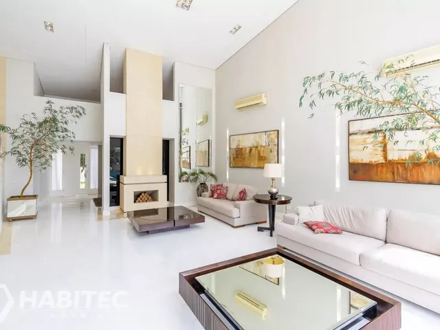 Casa 4 quartos e 6 banheiros, à venda, no bairro Campo Comprido em Curitiba