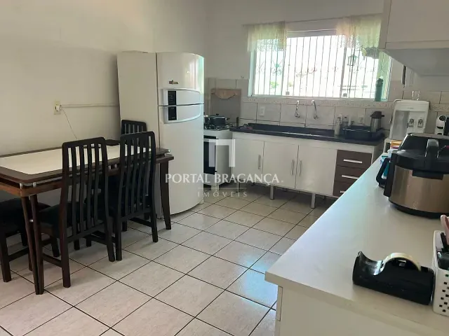 Casa com 167m² 2 quartos e 2 banheiros, à venda, no bairro Aparecida em Bragança Paulista