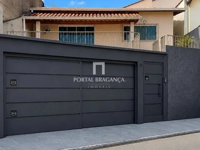 Casa com 167m² 2 quartos e 2 banheiros, à venda, no bairro Aparecida em Bragança Paulista