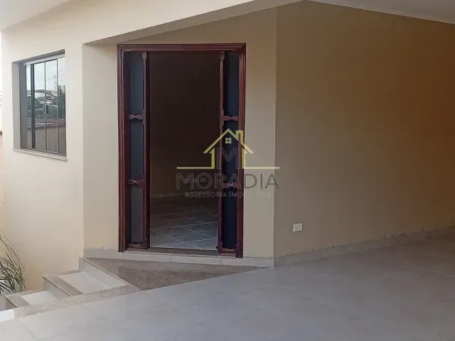Casa com 337m² 4 quartos e 3 banheiros, à venda, no bairro Jardim Agenor de Lima em Guaxupé