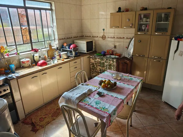 Casa 3 quartos e 1 banheiro, à venda, no bairro Guarani em Belo Horizonte