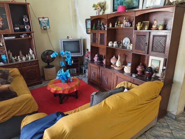 Casa 3 quartos e 1 banheiro, à venda, no bairro Guarani em Belo Horizonte