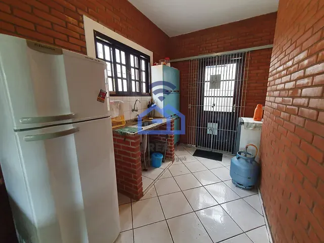 Casa com 250m² 2 quartos e 1 banheiro, à venda, no bairro Martim de Sá em Caraguatatuba