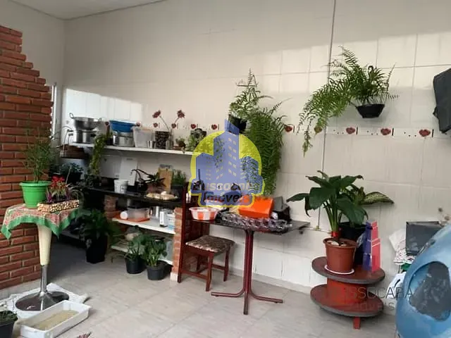 Casa com 243m² 2 quartos e 1 banheiro, à venda, no bairro Pestana em Osasco