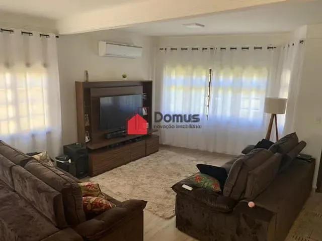 Casa com 460m², à venda, no bairro Condomínio Real Ville em Pindamonhangaba