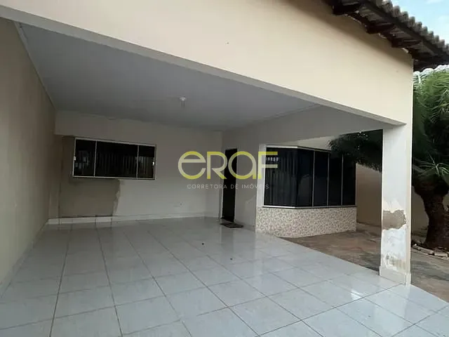 Casa com 300m² 4 quartos e 3 banheiros, à venda, no bairro Parque Lago em Formosa