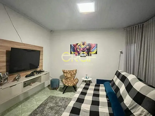 Casa com 300m² 4 quartos e 3 banheiros, à venda, no bairro Parque Lago em Formosa