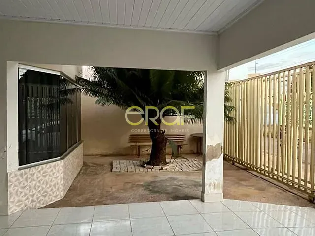 Casa com 300m² 4 quartos e 3 banheiros, à venda, no bairro Parque Lago em Formosa
