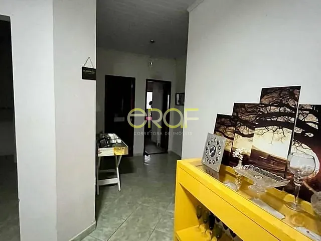 Casa com 300m² 4 quartos e 3 banheiros, à venda, no bairro Parque Lago em Formosa