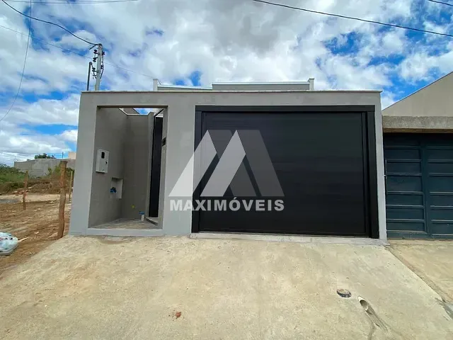 Casa 2 quartos e 2 banheiros, para alugar, no bairro São Francisco em Araçuaí