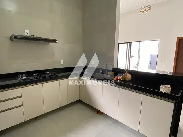 Casa 2 quartos e 2 banheiros, para alugar, no bairro São Francisco em Araçuaí
