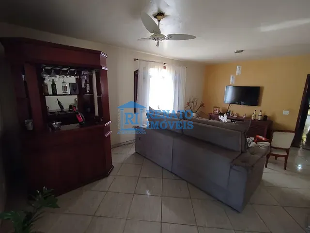 Casa 5 quartos e 3 banheiros, à venda ou para alugar, no bairro Centro em Maricá