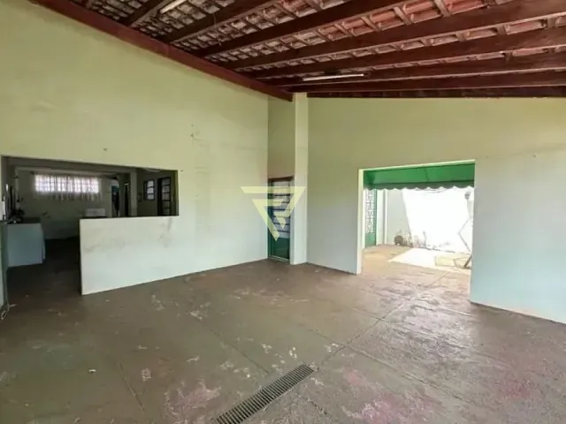 Casa com 200m², à venda, no bairro Jardim Arlindo Laguna em Ribeirão Preto