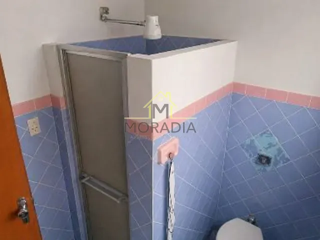 Casa com 648m² 7 quartos e 3 banheiros, à venda, no bairro Centro em Guaxupé