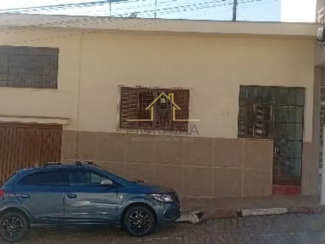 Casa com 648m² 7 quartos e 3 banheiros, à venda, no bairro Centro em Guaxupé