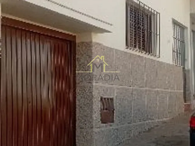 Casa com 648m² 7 quartos e 3 banheiros, à venda, no bairro Centro em Guaxupé