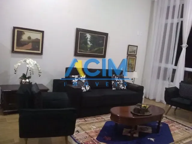 Casa com 250m² 3 quartos e 2 banheiros, à venda, no bairro 12 de Setembro em Jaguariúna