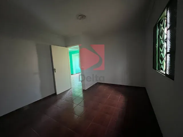 Casa 2 quartos e 2 banheiros, à venda, no bairro Vila Nova em Pirassununga