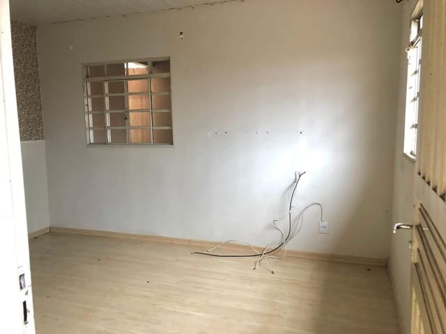 Casa com 220m² 4 quartos e 2 banheiros, à venda, no bairro C H Antonio E Casaro em Cambé