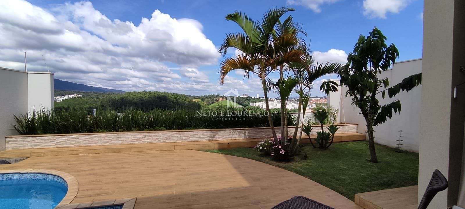 Casa à venda com 3 quartos, 270m² - Foto 2