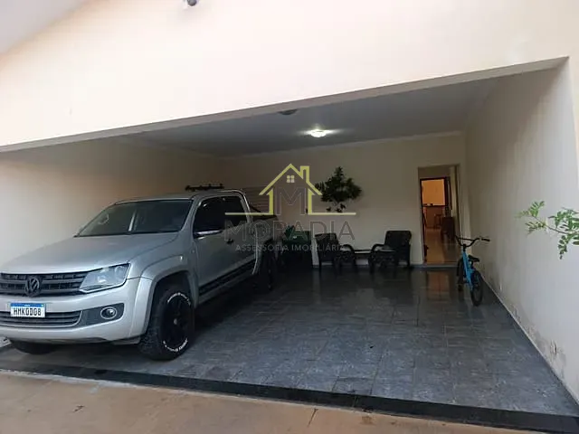 Casa com 360m² 4 quartos e 3 banheiros, à venda, no bairro Nova Floresta II em Guaxupé