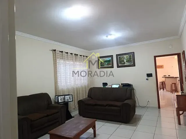 Casa com 360m² 4 quartos e 3 banheiros, à venda, no bairro Nova Floresta II em Guaxupé