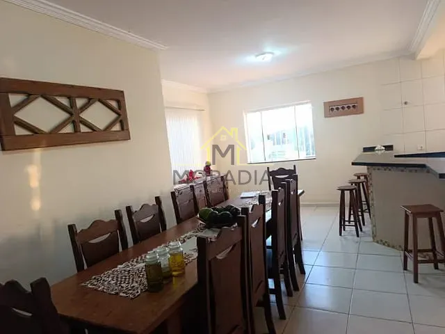 Casa com 360m² 4 quartos e 3 banheiros, à venda, no bairro Nova Floresta II em Guaxupé