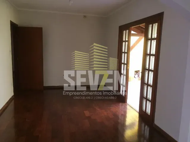 Casa com 363m² 4 quartos e 3 banheiros, à venda ou para alugar, no bairro Vila Engler em Bauru