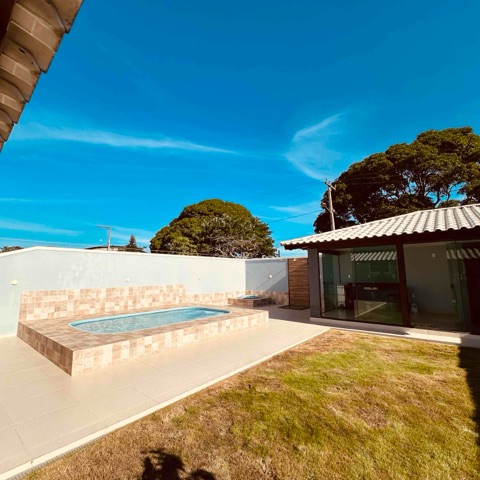 Casa 2 quartos e 4 banheiros, à venda, no bairro Baleia em São Pedro da Aldeia