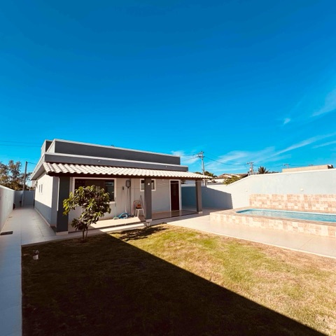 Casa 2 quartos e 4 banheiros, à venda, no bairro Baleia em São Pedro da Aldeia