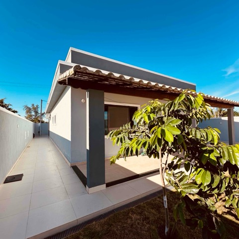 Casa 2 quartos e 4 banheiros, à venda, no bairro Baleia em São Pedro da Aldeia