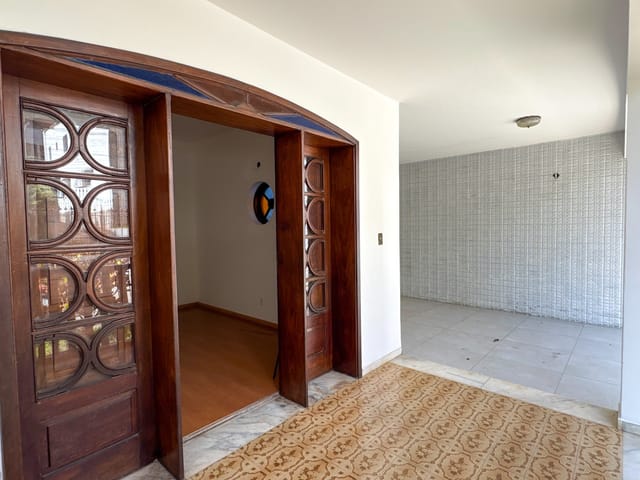 Casa 3 quartos e 2 banheiros, à venda, no bairro Jardim Glória em Juiz de Fora