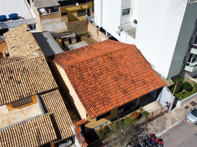 Casa 3 quartos e 2 banheiros, à venda, no bairro Jardim Glória em Juiz de Fora
