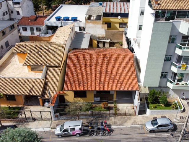 Casa 3 quartos e 2 banheiros, à venda, no bairro Jardim Glória em Juiz de Fora