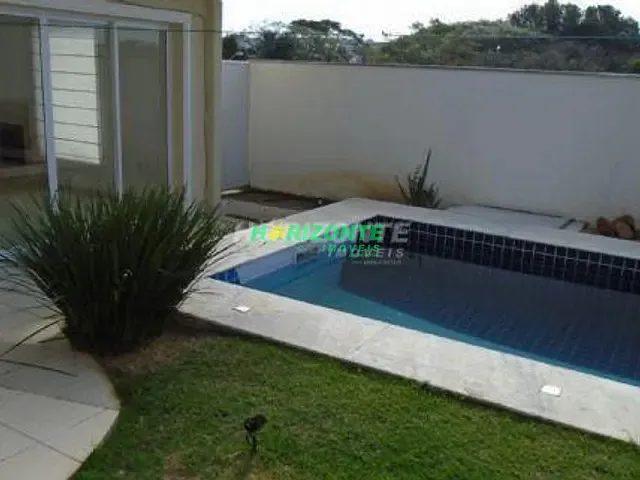 Casa com 504m² 4 quartos e 3 banheiros, à venda, no bairro Urbanova em São José dos Campos
