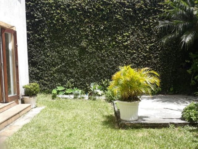 Casa com 400m² 3 quartos e 1 banheiro, à venda, no bairro Coronel Veiga em Petrópolis