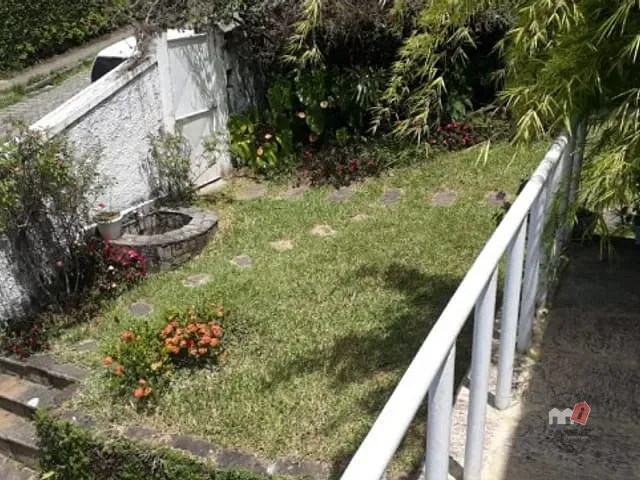 Casa com 400m² 3 quartos e 1 banheiro, à venda, no bairro Coronel Veiga em Petrópolis