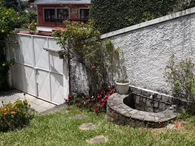 Casa com 400m² 3 quartos e 1 banheiro, à venda, no bairro Coronel Veiga em Petrópolis