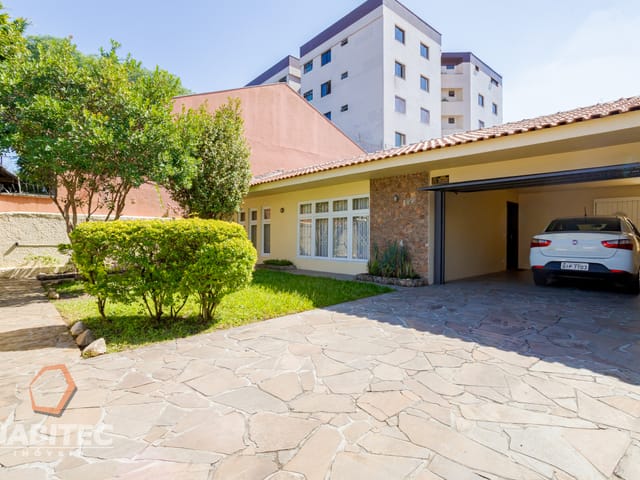 Casa com 432m² 3 quartos e 4 banheiros, à venda, no bairro Santa Quitéria em Curitiba