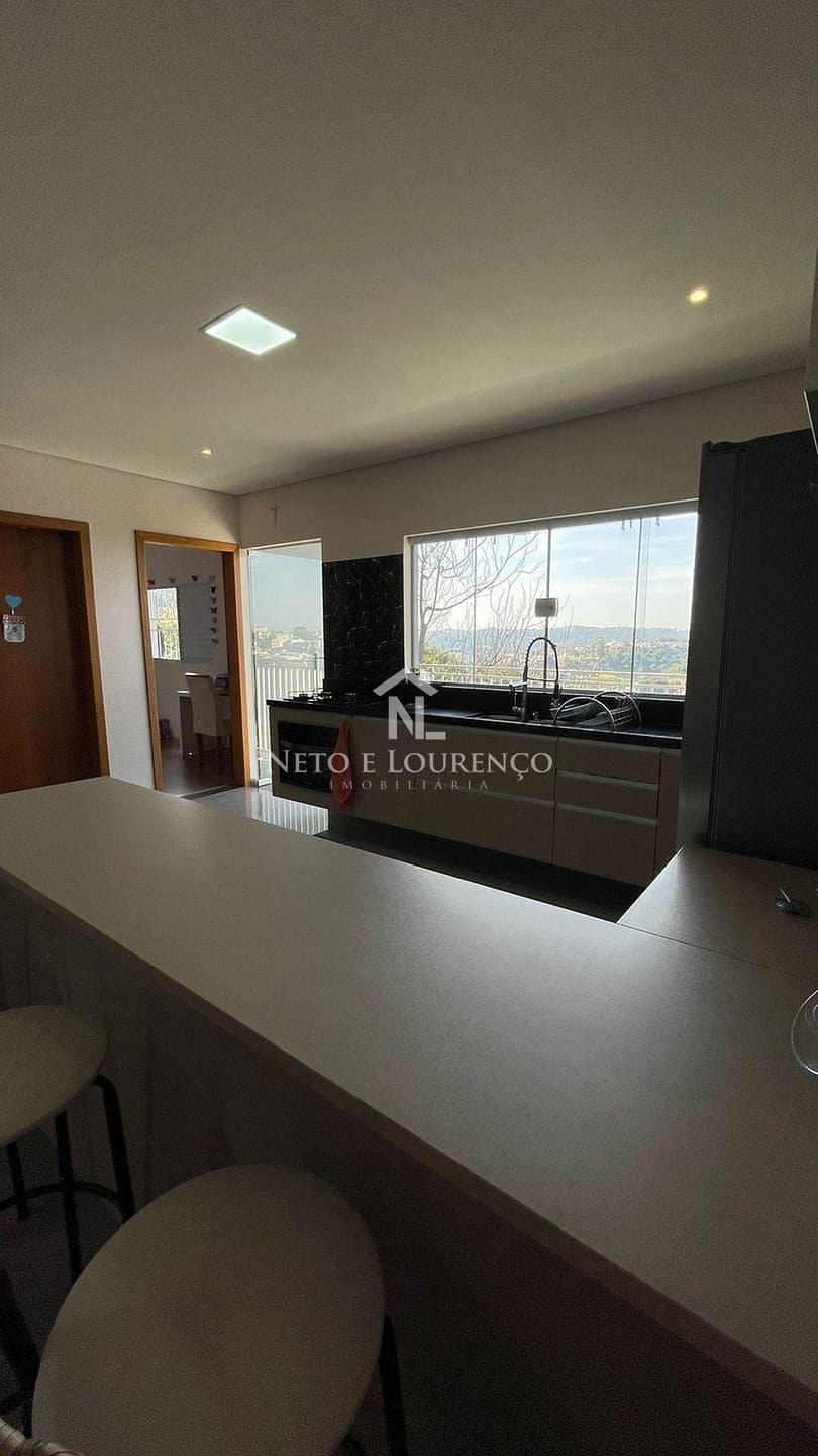 Casa, 3 quartos, 215 m² - Foto 3