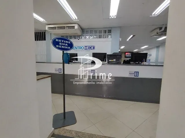 Casa com 360m², à venda ou para alugar, no bairro Centro em São Gonçalo